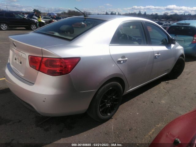 KNAFT4A27C5509824 KIA FORTE LX