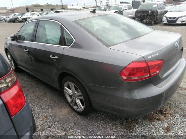 1VWBV7A31FC038319 Volkswagen Passat 2.0l Tdi Se W/sunroof