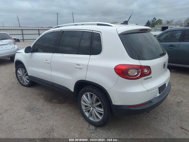 2011 VOLKSWAGEN TIGUAN SE W/SUNROOF & NAVI VIN: WVGAV7AX3BW530551