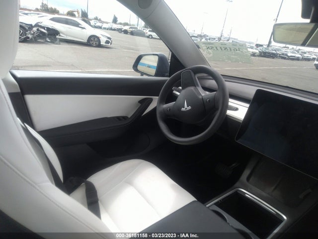 Tesla Model Y Long Range 2021 5YJYGDEE7MF304475 Image 6