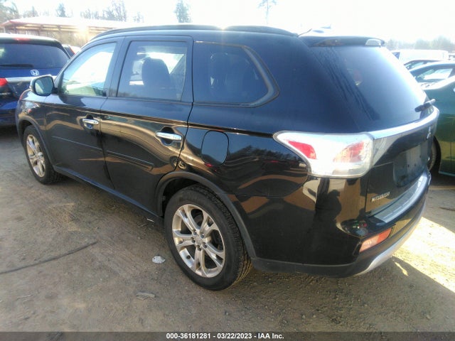 JA4AZ3A33FZ004921 Mitsubishi Outlander Se