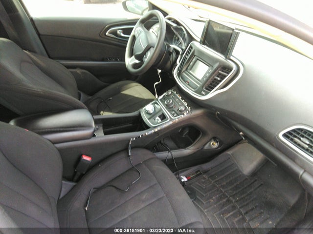 Chrysler 200 Limited 2015 1C3CCCAB3FN671782 Image 5