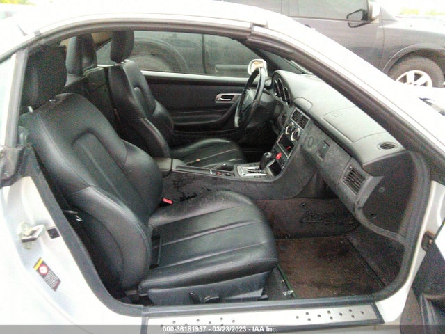 2001 MERCEDES-BENZ SLK-CLASS KOMPRESSOR VIN: WDBKK49F61F190367
