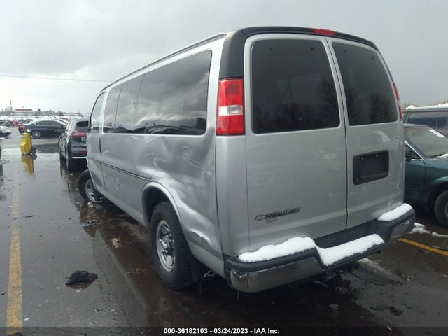 Chevrolet Express Passenger Lt 2018 1GAZGMFG7J1283810 Image 3