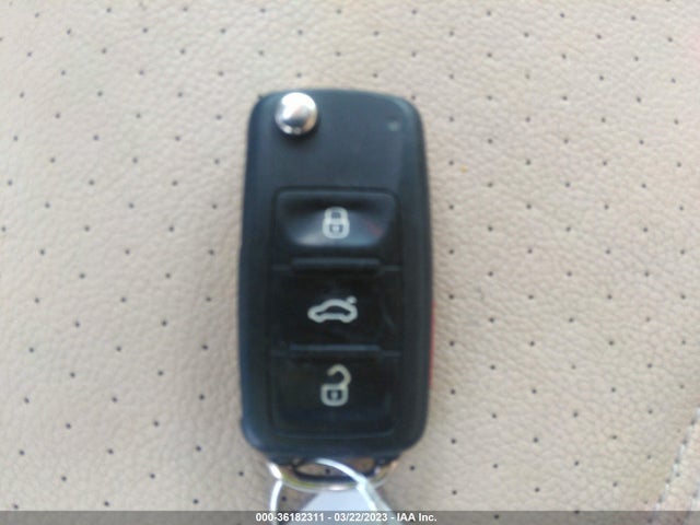 3VWL17AJ0HM375841 Volkswagen Jetta 1.8t Sel