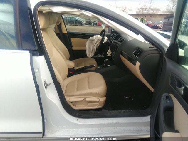 3VWL17AJ0HM375841 Volkswagen Jetta 1.8t Sel