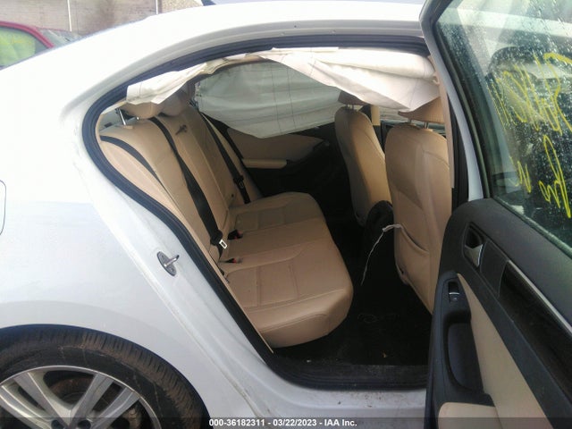 3VWL17AJ0HM375841 Volkswagen Jetta 1.8t Sel