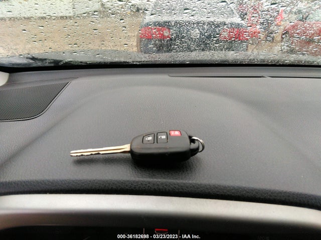 Toyota RAV4 LE 2017 2T3ZFREVXHW356056 Image 11