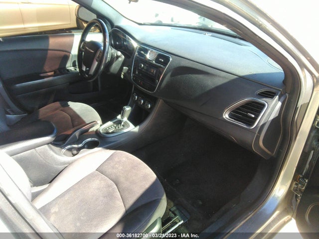 Chrysler 200 Touring 2013 1C3CCBBG0DN559992 Image 5