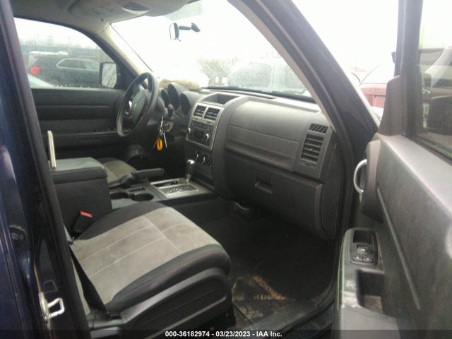 2008 DODGE NITRO SXT VIN: 1D8GU28KX8W252949