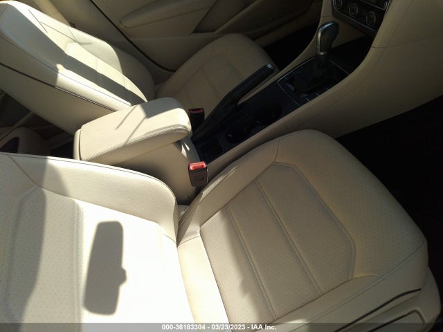 1VWDT7A32HC048469 Volkswagen Passat R-line W/comfort Pkg