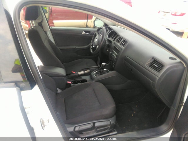 3VW2K7AJXFM418829 Volkswagen Jetta Sedan 2.0l S
