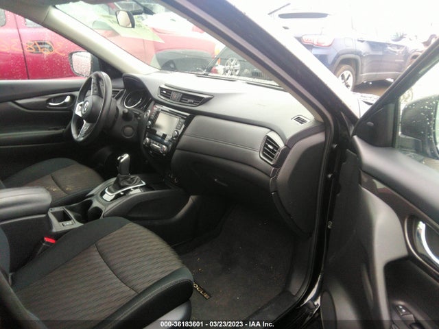 2018 NISSAN ROGUE SV VIN: 5N1AT2MV8JC825888