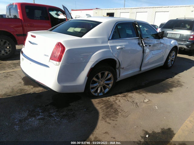 2C3CCARG5HH655650 Chrysler 300 Limited