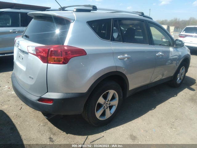 2015 TOYOTA RAV4 XLE VIN: JTMWFREVXFJ056371