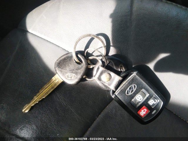 2004 HYUNDAI SANTA FE GLS VIN: KM8SC13D54U677687