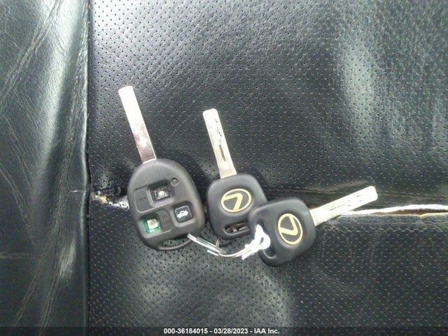 2002 LEXUS IS 300 VIN: JTHBD192220056708
