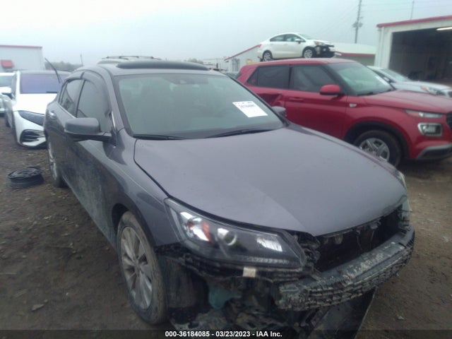 2015 1HGCR2F81FA057260 main image