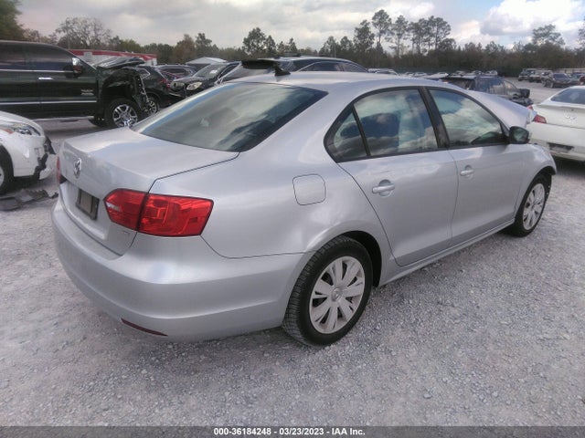 3VWD17AJ2EM364498 Volkswagen Jetta Sedan Se