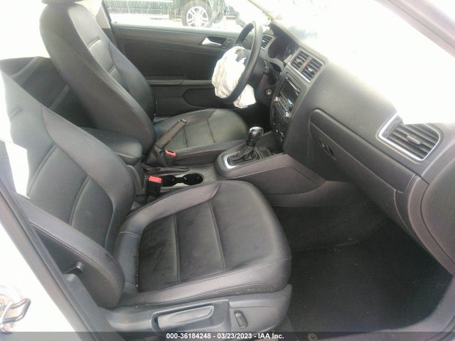 3VWD17AJ2EM364498 Volkswagen Jetta Sedan Se