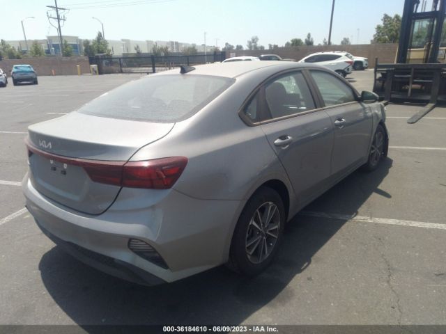 3KPF24AD0NE490046 KIA Forte Lxs
