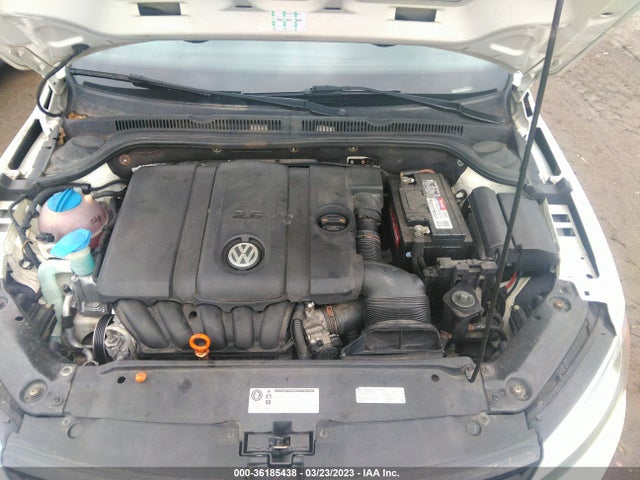 3VWDX7AJ4CM369598 Volkswagen Jetta Sedan Se W