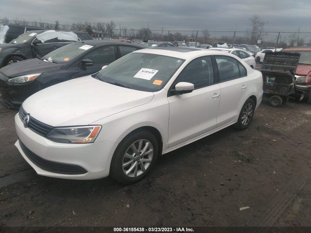 3VWDX7AJ4CM369598 Volkswagen Jetta Sedan Se W