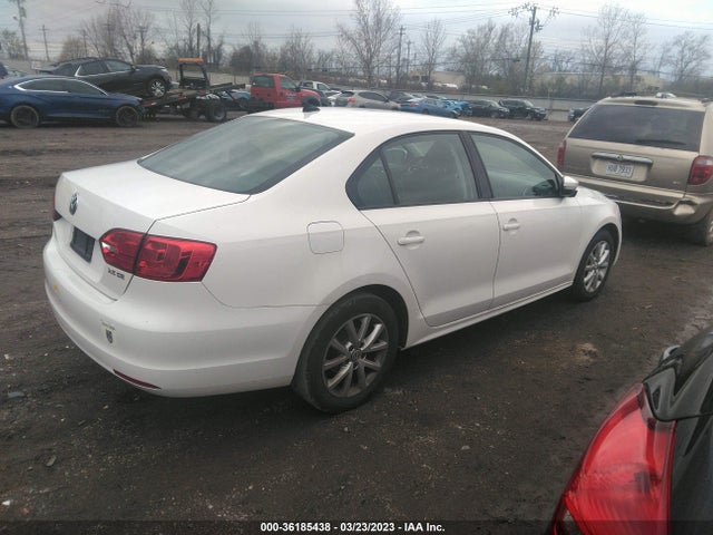 3VWDX7AJ4CM369598 Volkswagen Jetta Sedan Se W