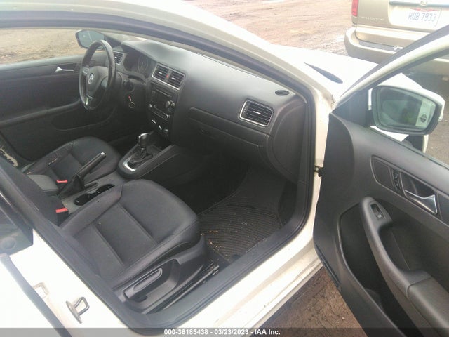 3VWDX7AJ4CM369598 Volkswagen Jetta Sedan Se W