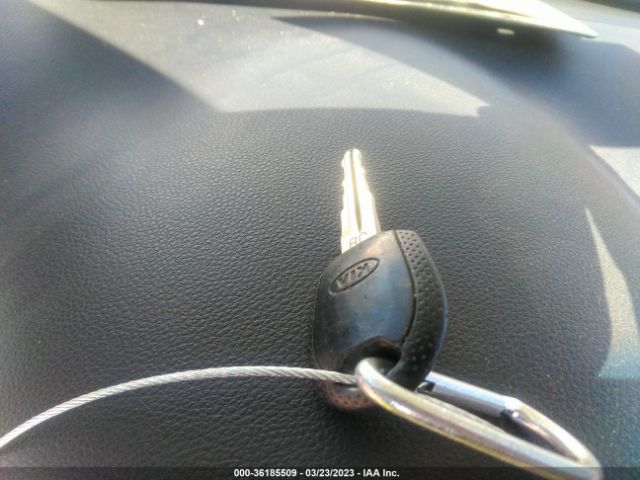 KNADE163586330734 KIA Rio Sx
