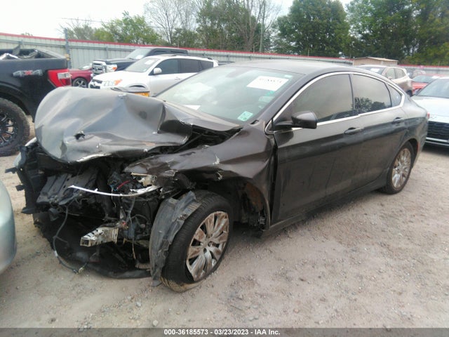 Chrysler 200 LX 2015 1C3CCCFB3FN698697 Image 2