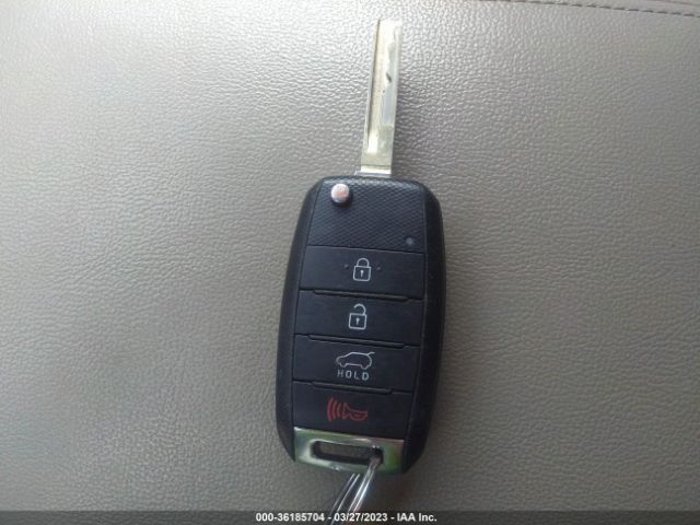 5XYPG4A30HG206869 KIA SORENTO LX