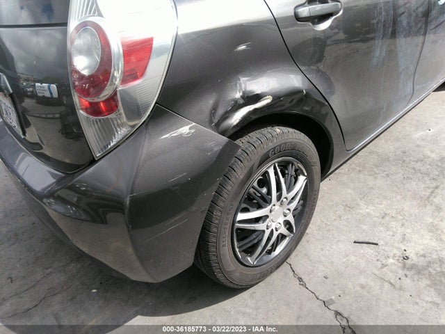 Toyota Prius C One/three/two/four 2014 JTDKDTB37E1567992 Image 4
