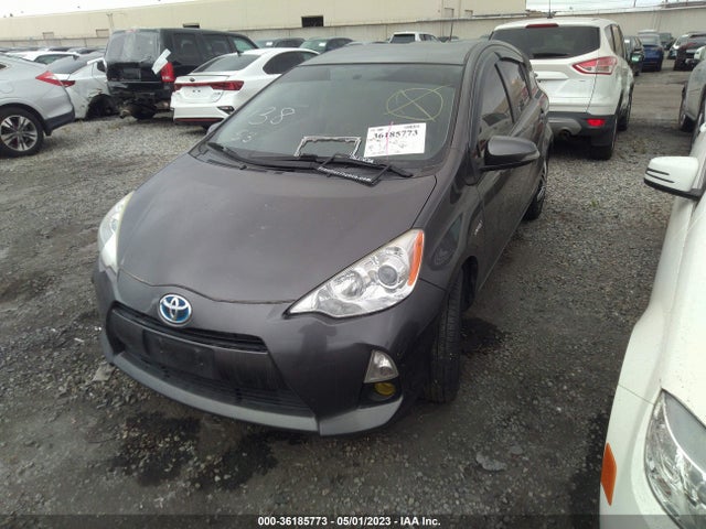 Toyota Prius C One/three/two/four 2014 JTDKDTB37E1567992 Image 2