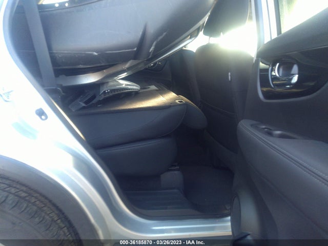 2018 NISSAN ROGUE SV VIN: KNMAT2MV2JP510906