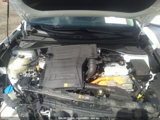 KNDCB3LC8K5352991 KIA NIRO LX