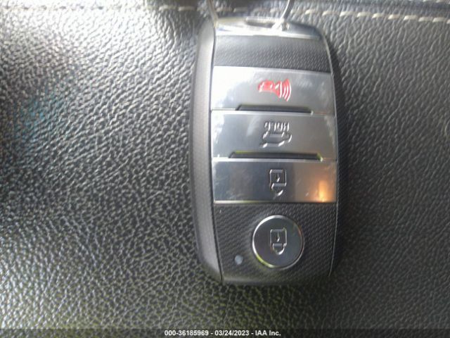 KNDCB3LC8K5352991 KIA NIRO LX