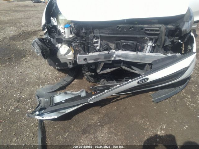 KNDCB3LC8K5352991 KIA NIRO LX