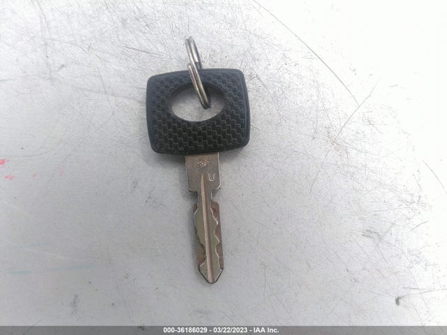1987 MERCEDES-BENZ 560 SEC VIN: WDBCA45D2HA292459