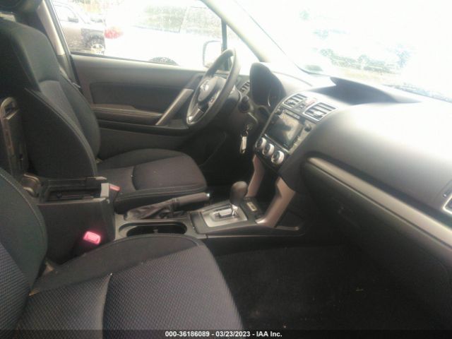 JF2SJAEC9HH450971 Subaru Forester Premium