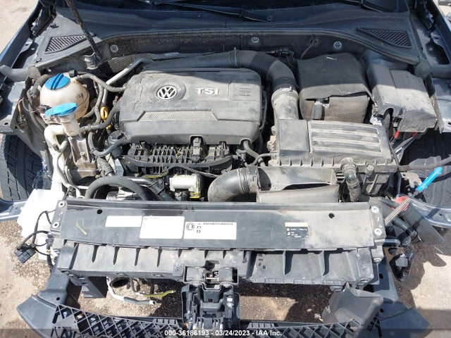 1VWBT7A33HC004052 Volkswagen Passat 1.8t Se