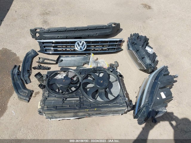1VWBT7A33HC004052 Volkswagen Passat 1.8t Se