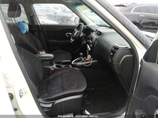 KNDJN2A22F7229717 KIA Soul Base