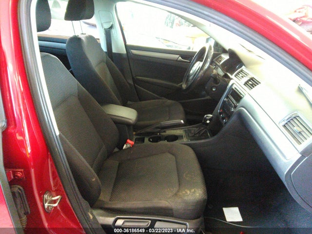 1VWAT7A38FC077118 Volkswagen Passat 1.8t S