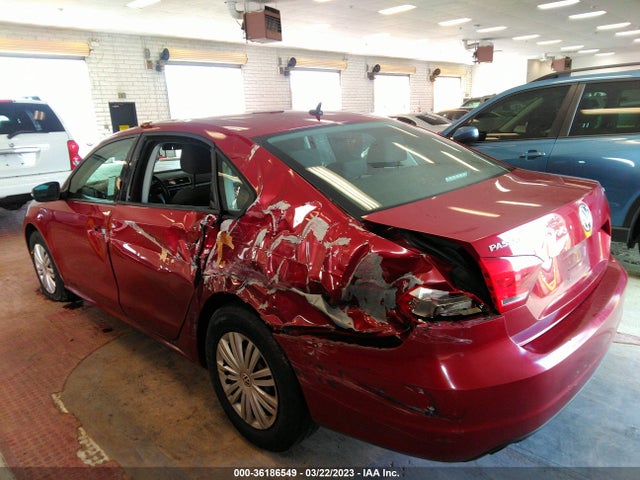 1VWAT7A38FC077118 Volkswagen Passat 1.8t S