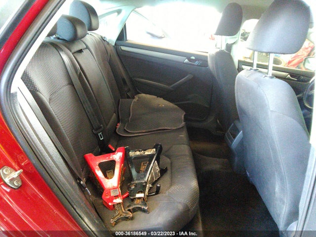 1VWAT7A38FC077118 Volkswagen Passat 1.8t S