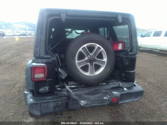 1C4HJXEGXJW229086 Jeep Wrangler Unlimited Sahara