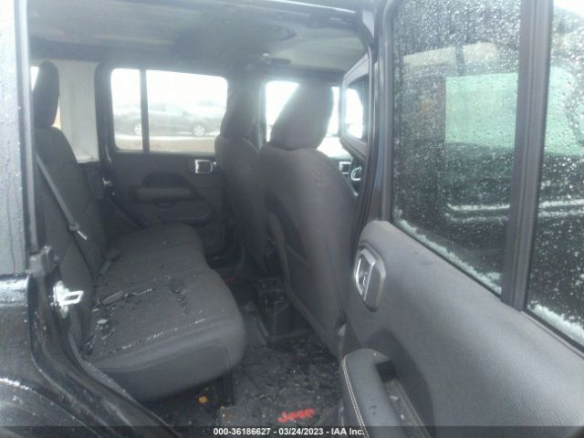 1C4HJXEGXJW229086 Jeep Wrangler Unlimited Sahara