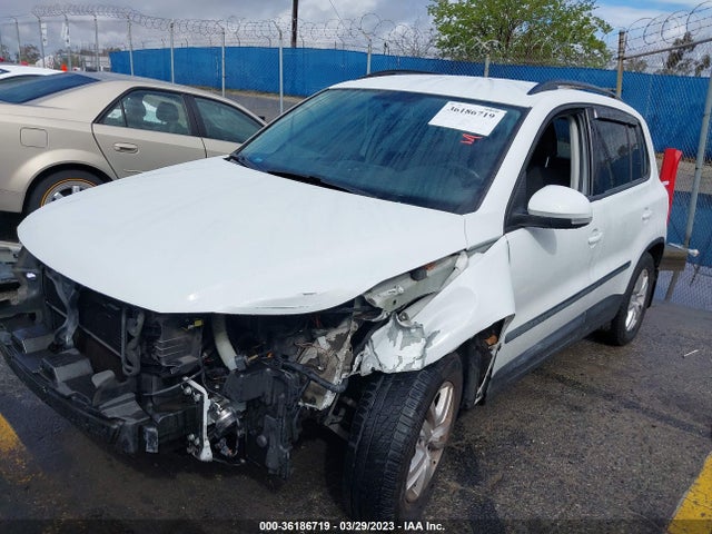 Volkswagen TIGUAN S 2015 WVGAV7AX2FW559531 Image 2