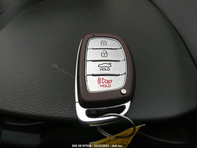 Hyundai Elantra Value Edition 2017 5NPD84LF0HH186414 Image 3